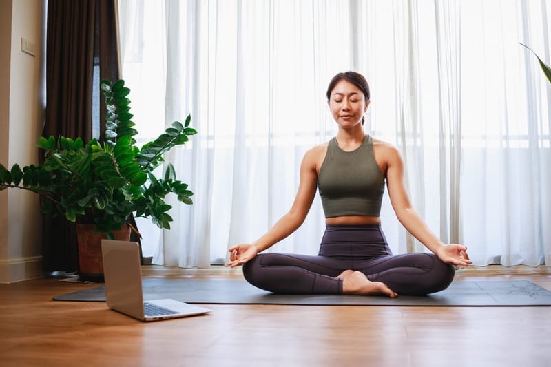 10 Beneficios del Yoga para Salud Mental y Física 4 10 Beneficios del Yoga para Salud Mental y Física